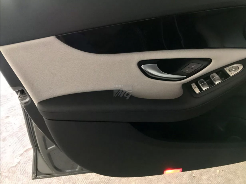 INTERNI IN PELLE PER MERCEDES C22